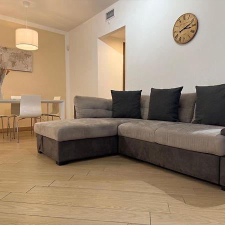 Comecasa Modern Apartment In Historical Centre Асті Екстер'єр фото