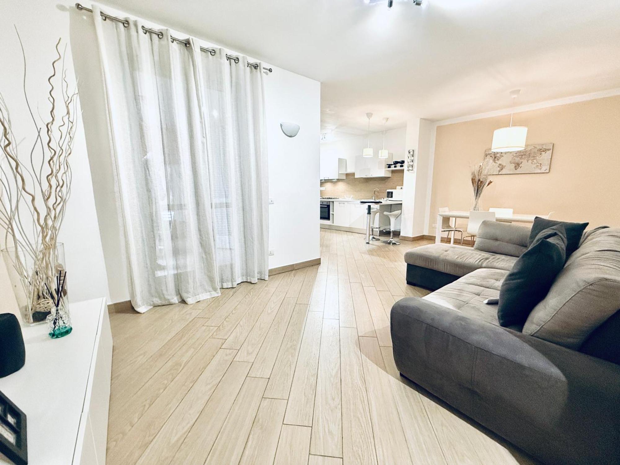 Comecasa Modern Apartment In Historical Centre Асті Екстер'єр фото
